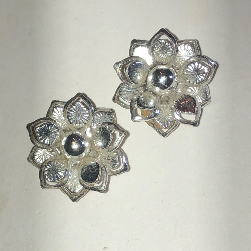 Vintage Silver Tone Floral Clip On Stud Earrings